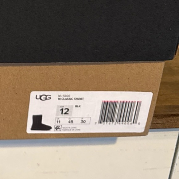 UGG Classic Short Boots Black | Men’s 12 | NWT - Picture 2 of 8